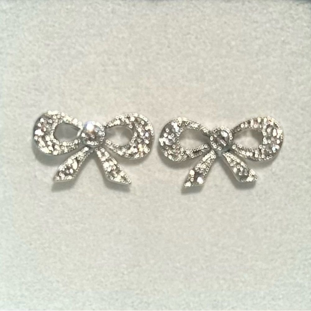Brand New 100% AUTHENTIC DIAMOND Bow Shaped Earrings 💎